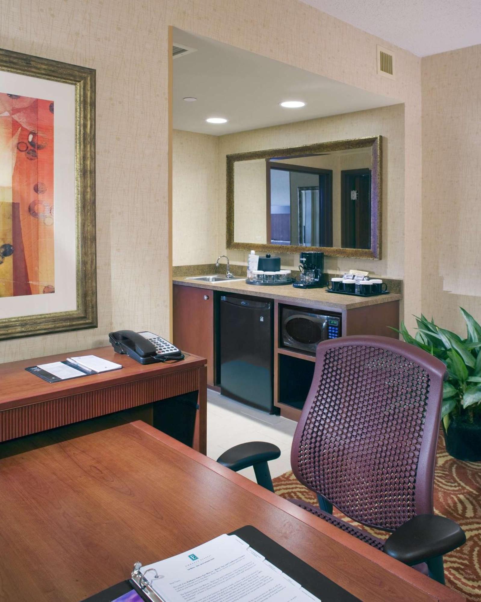 Embassy Suites By Hilton San Marcos Hotel Conference Center Exteriör bild